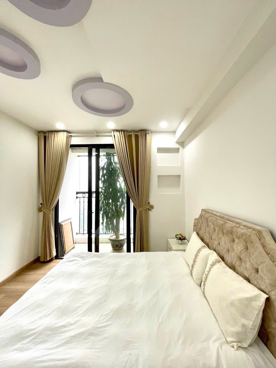 Cho thuê Homestay 4 Phòng Ngủ tại Times City